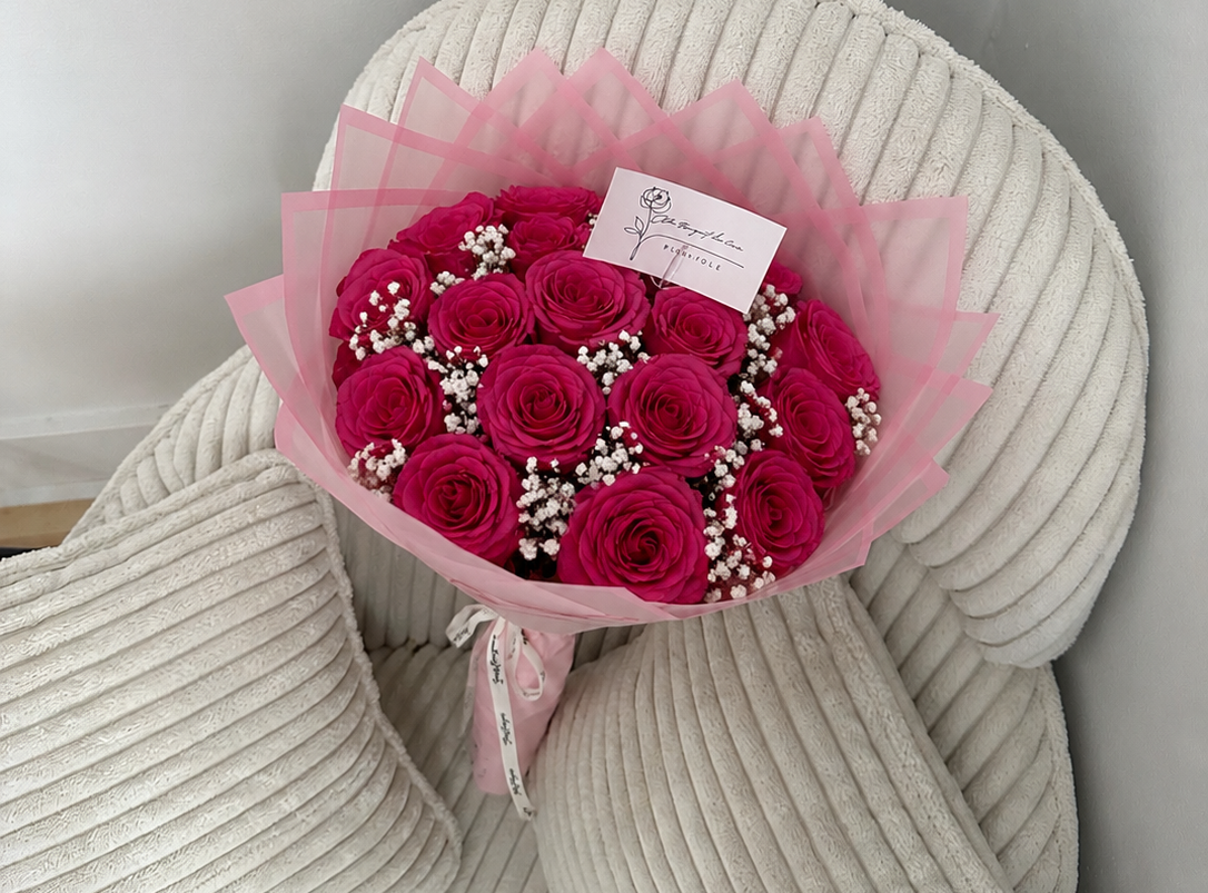 25 Bulk Rose with accent Baby's breath